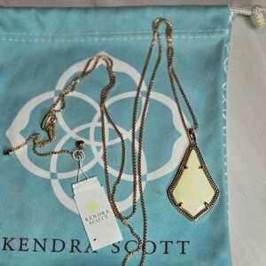 NWT Kendra Scott Alex Pendant Necklace Rose Gold